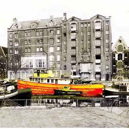 Bed and breakfast Houseboat Volle Maan *